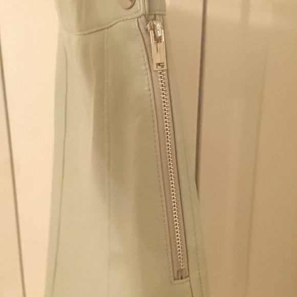 ⚡2/$30⚡Zara Faux leather skirt - Zara - Picture 6 of 6